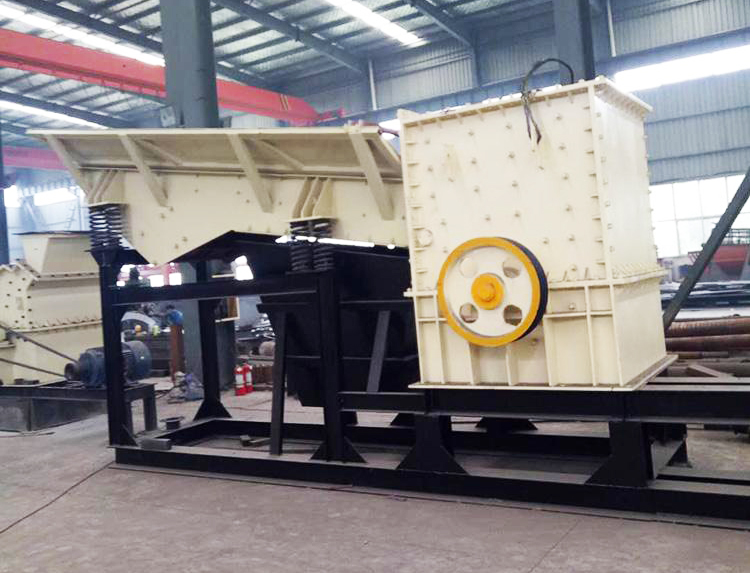 移動(dòng)箱式破碎機(jī)